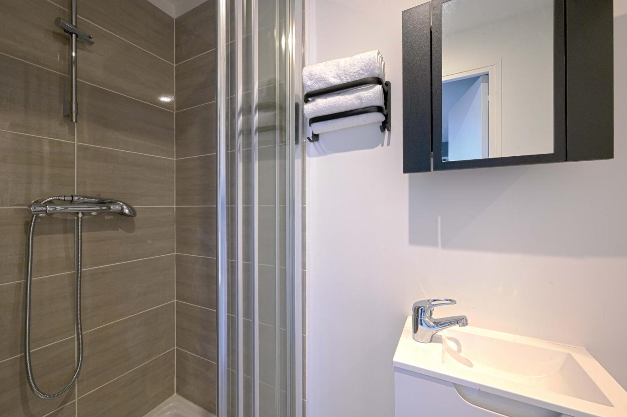 Modern Bright Apartment In Appart'Hotel Saint-Maur-des-Fossés Esterno foto